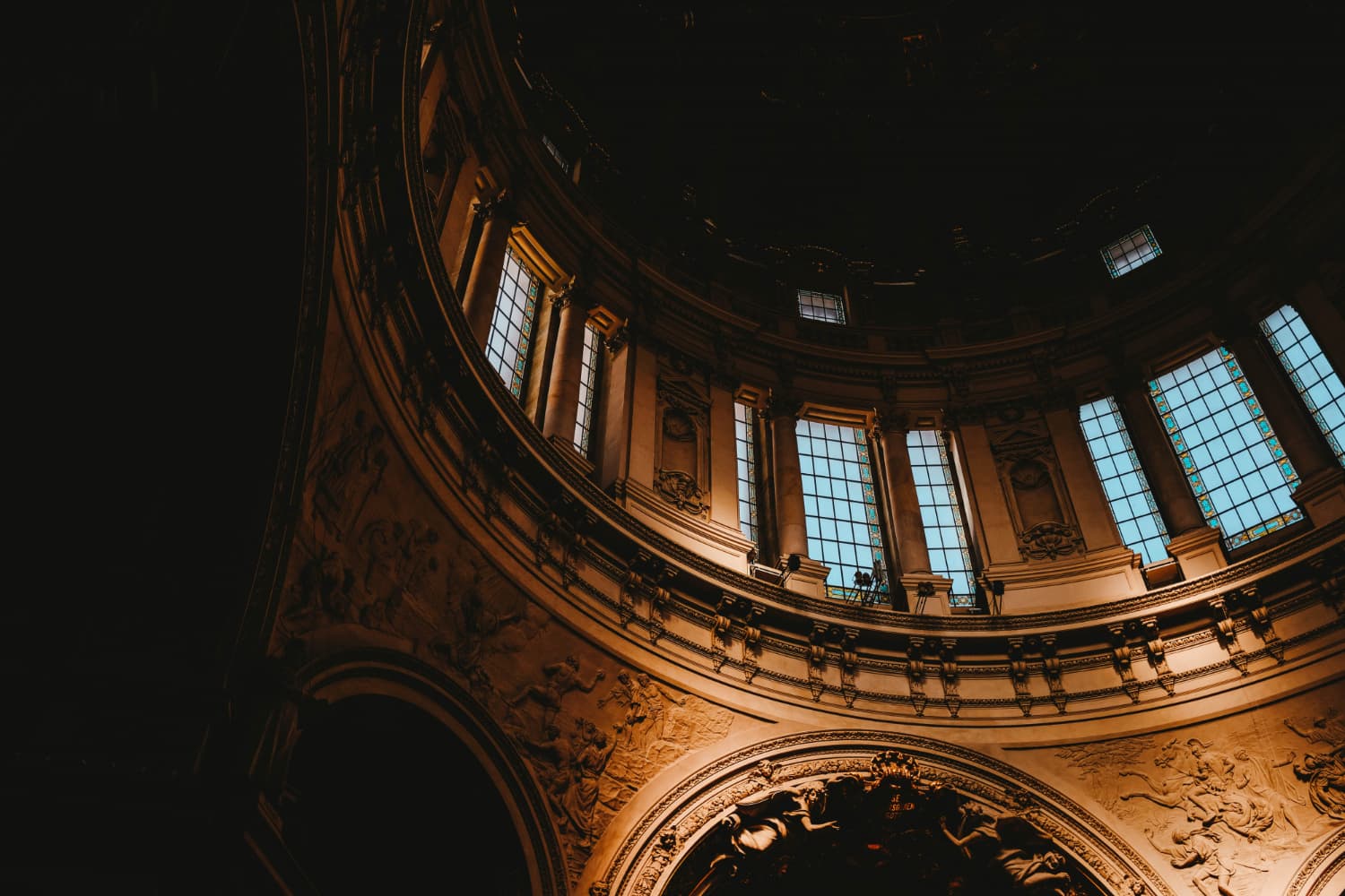 Test Church hero